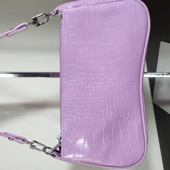 Croc Embossed Faux Leather Baguette Bag - Picture 2 of 8